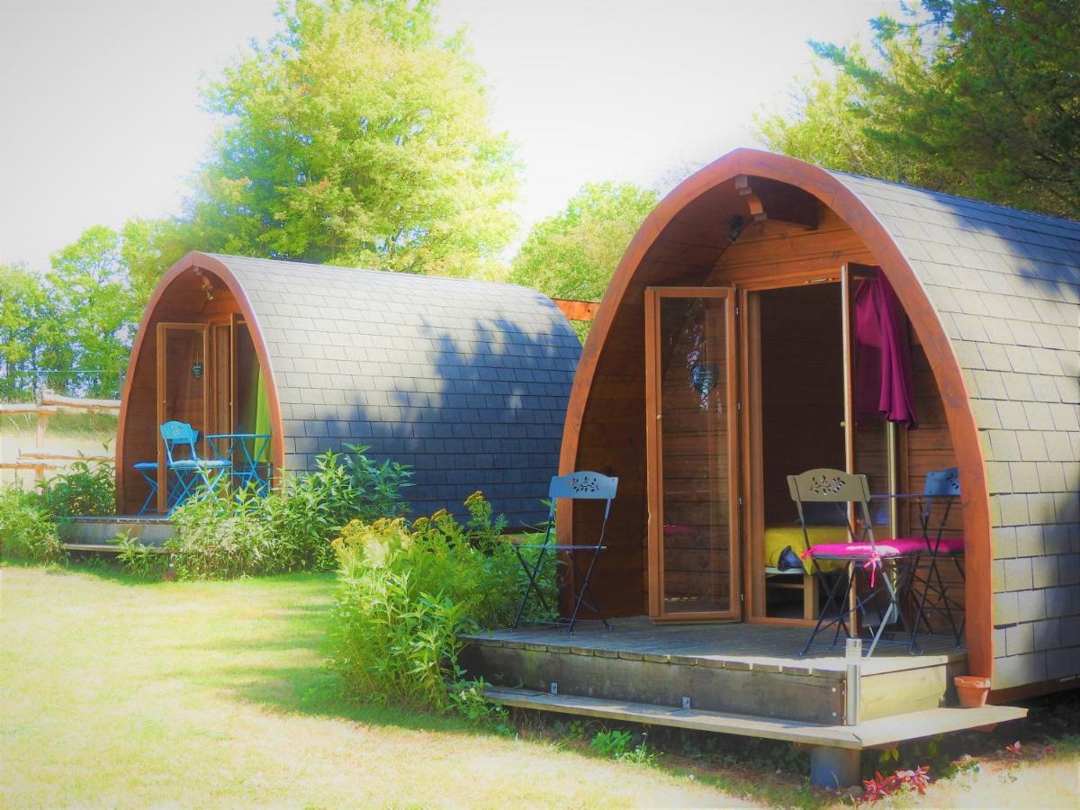 La Maison Ronde Et Ses 2 Cahutes