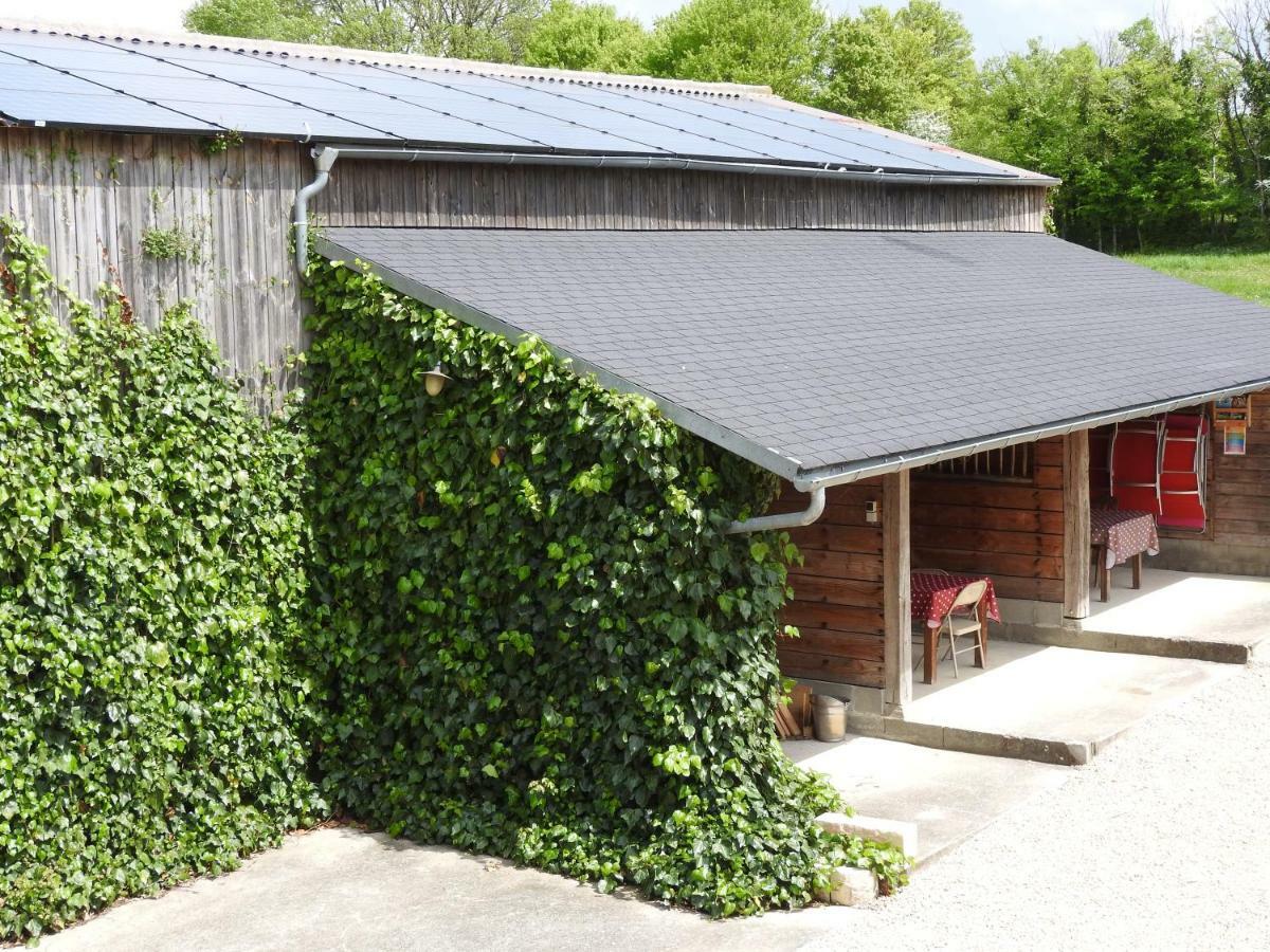 La Maison Ronde Et Ses 2 Cahutes Holiday home Monthoiron